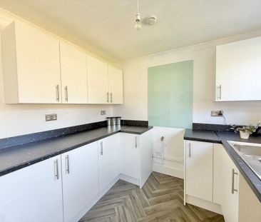 4 bedroom terraced house to rent - Photo 4