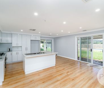 27 Maple Road, Lake Albert NSW 2650 - Photo 3