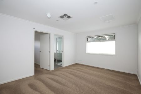 Spacious Family Home - Photo 4