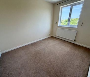 3 bedroom link detached house to rent - Photo 3