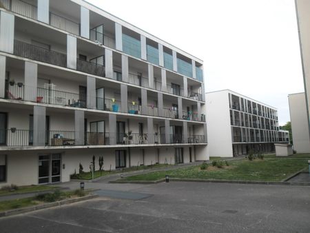 Location Appartement 2 pièces 53m² LILLE 59800 - Photo 5