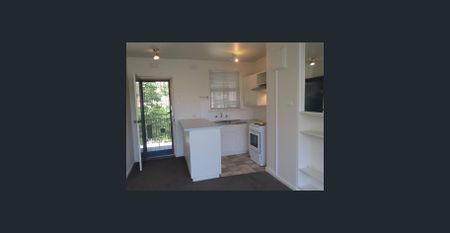 Bright North-Facing 1 Bedroom Apartment in Prime South Yarra Location - Photo 2