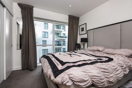 Available from 24/03/2026 - 1 Bed Apartment, Furnished - Photo 3