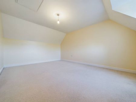 5 bed house to rent in Fitzgilbert Close, Gillingham, ME7 - Photo 5