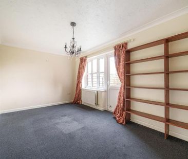 4 bedroom end of terrace house to rent - Photo 2