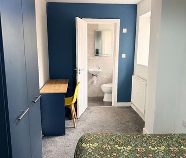 Room in a Shared House, Mansell Road, L6 - Photo 3
