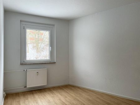 Familienfreundliche 4-Raum-Wohnung mit sonnigem Balkon - Photo 4