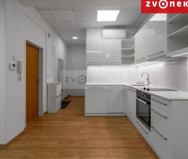Byt 2+kk v centru Zlína, volný ihned - Photo 1