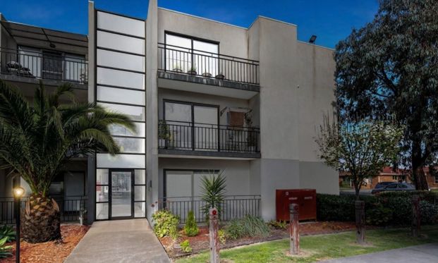 Prime Location - Photo 1