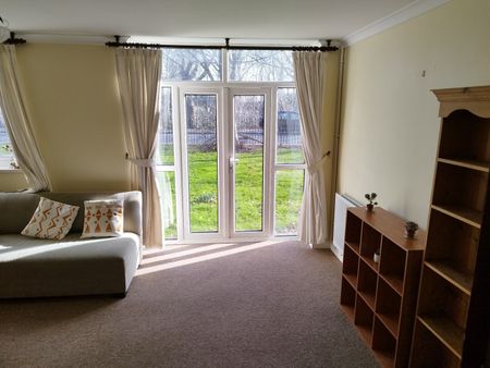 3 Bed Maisonette, Spencer Park, SW18 - Photo 2