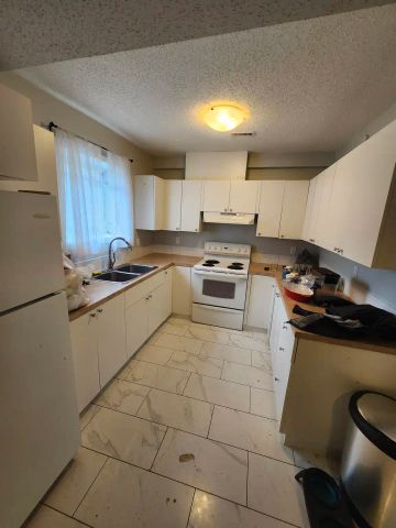 1317 37 Street SE — 1317 37 Street SE - Photo 2