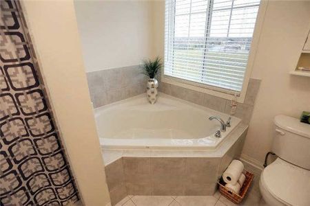 For Lease - 30 Pantano Place, Brampton, Ontario - Photo 5