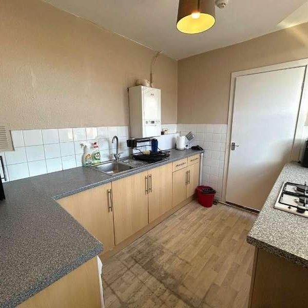 Shaftsbury Avenue, Hull, HU8 - Photo 2