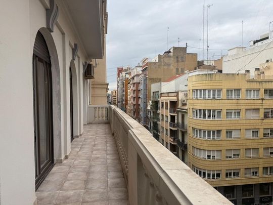 3 room luxury Apartment for rent in Valencia - Photo 1