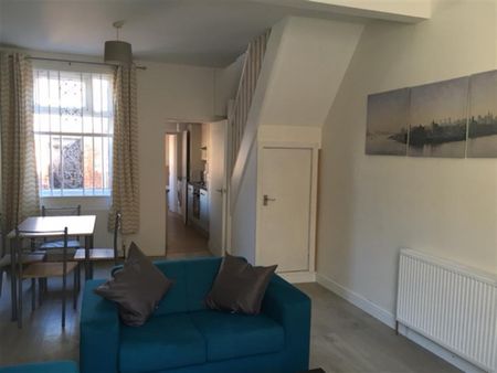 2 bedroom Flat To Let - Photo 3