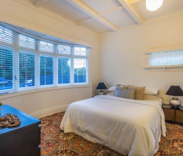 MOUNT EDEN - 4 double bedroom home with 3 bathrooms - Photo 5