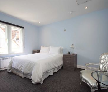 3 bed First Floor Flat for rent - Photo 4