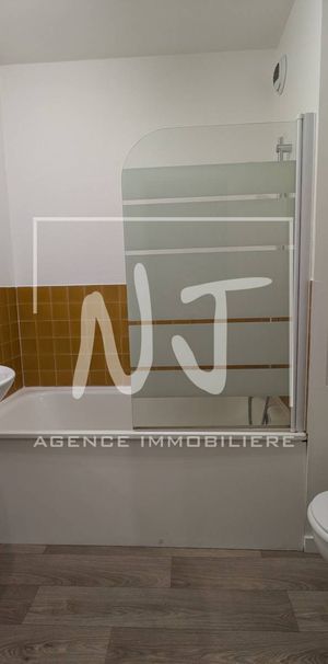 APPARTEMENT A LOUER ANGERS 49000 LA ROSERAIE 31 m² AVEC BALCON ET STATIONNEMENT PRIVATIF - Photo 1