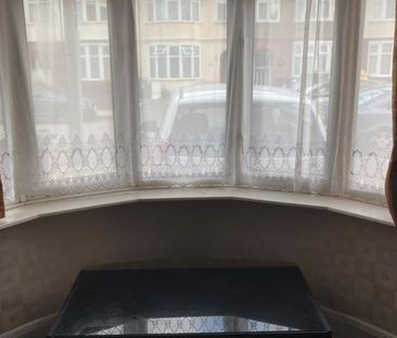 Room in a Shared House, Richmond Road, IG1 - Photo 3