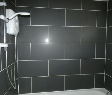 Terraced House to rent on - Photo 3