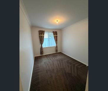 Walking Distance to schools and shops - Photo 2