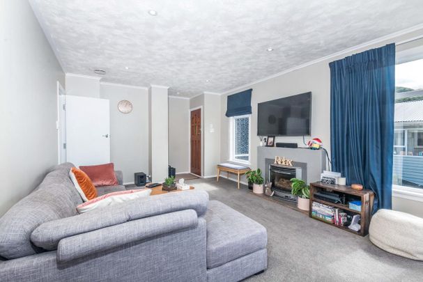 24 Franklyn Road, Tawa - Photo 1