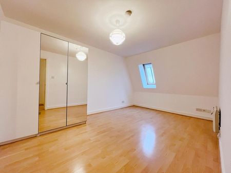 2 bedroom Flat To Let - Photo 5