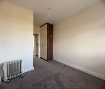 2 bedroom semi-detached house to rent - Photo 5