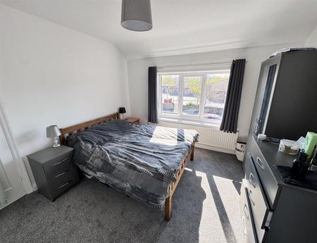 3 Bedroom Semi Detached Available Arranging tenancy - Photo 4