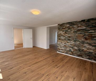 Gemütliche 3.5-Zimmer-Wohnung mit Balkon an zentraler Lage in Roman... - Foto 6
