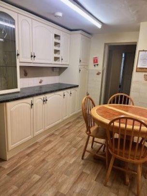 4 bedroom terraced house to rent - Photo 1