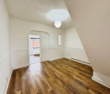 2 bedroom end of terrace house to rent - Photo 1