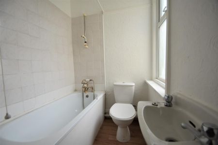2 bedroom terraced house to rent - Photo 3