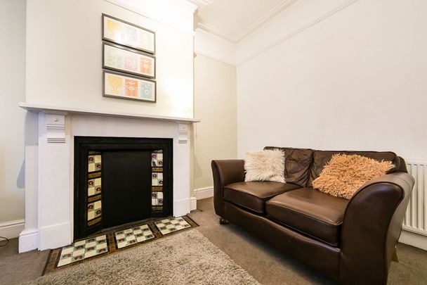 Hessle View, Hyde Park, Leeds - Photo 1