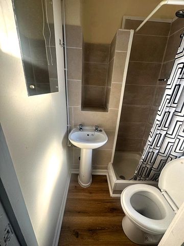 £700 PCM, Furnished One Bedroom Flat in Partridge Road, Roath, Cardiff, CF24 3QW - Photo 5