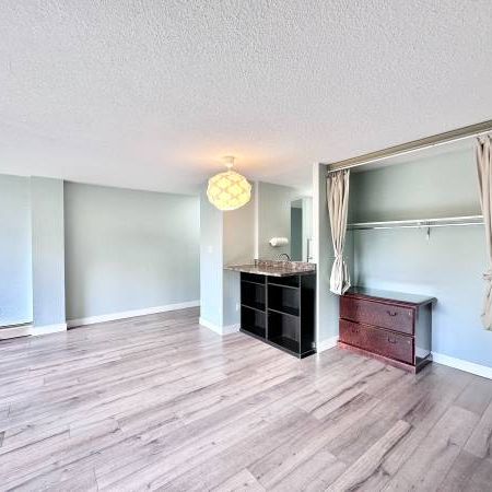 Cozy studio +1 bath at 950 Drake St Vancouver DT - Photo 1