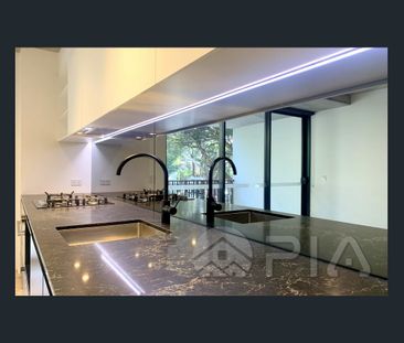 Architectural Splendor - Spacious One Bedroom Unit Now for Lease - Photo 4