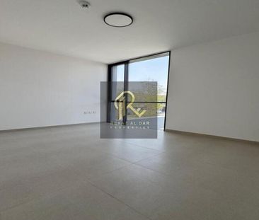 Spacious 4BR Middle Unit for Rent | Ready to Move - Photo 3