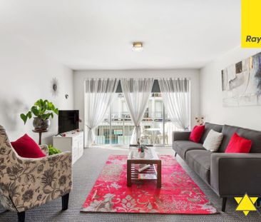 Excellent 1-Bedroom Apartment: Pool Access, Storage & Two Car Parks... - Photo 3