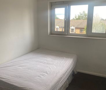 3 Bed Flat, Maryland Street, E15 - Photo 6