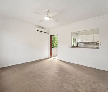 Well presented two bedroom on first floor - Photo 1