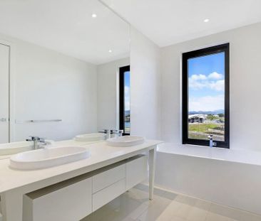 Perfect Location - Photo 3