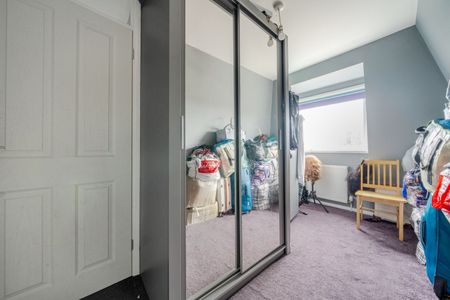 Maisonette to rent - Thorne Close, Erith, DA8 - Photo 3