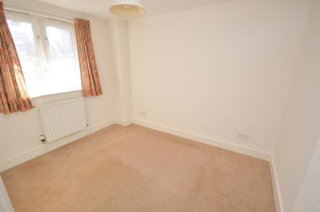 1 bedroom ground floor flat to rent - Photo 3