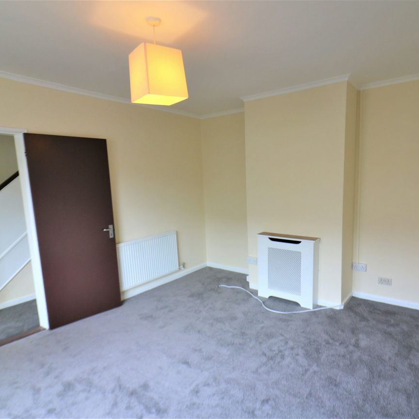Terraced House to rent on - Photo 1