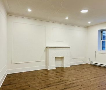 1 Bedroom - 5235 Chemin De La Côte Saint Luc, Montréal - Photo 1
