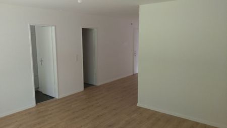 Teilsanierte 3-Zimmerwohnung in Péry zu vermieten - Photo 4