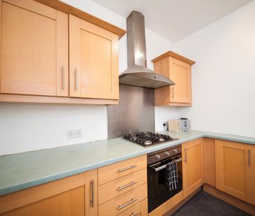 2 bedroom maisonette to rent - Photo 5