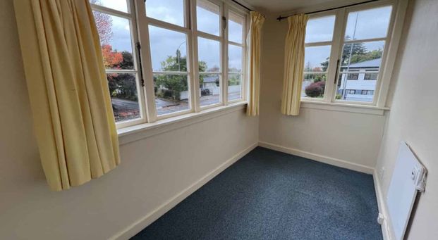 THREE BEDROOMS - HOKOWHITU - Photo 1