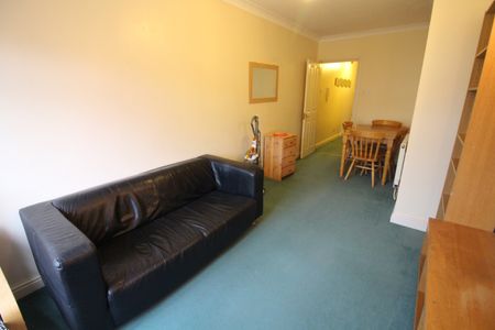 George Court, Newport Road, Roath - Photo 2